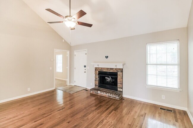 Building Photo - 3724 Belle Oaks Dr