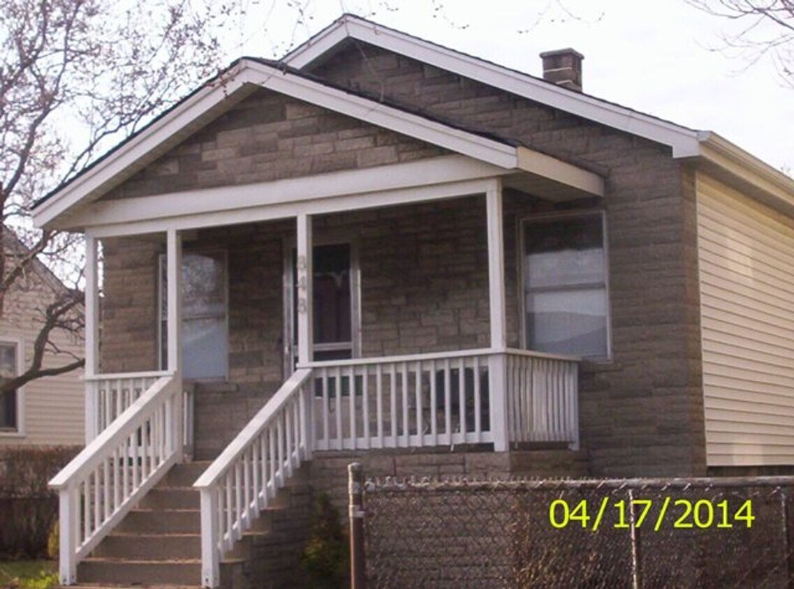 Primary Photo - 848 Chicago St