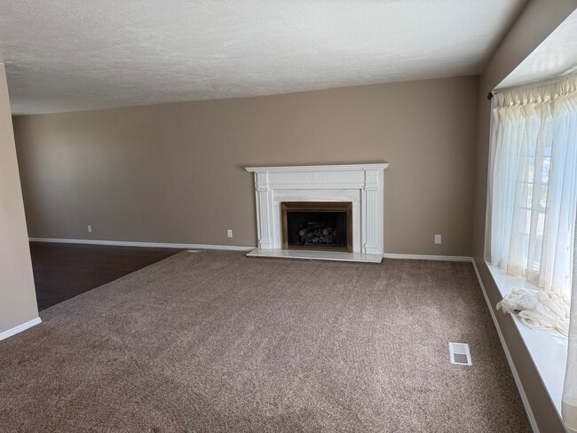 Building Photo - 1453 E Vintry Cir