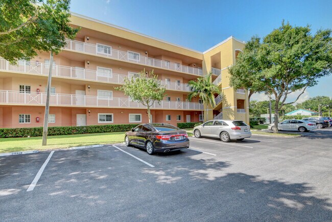 Building Photo - 4723 Lucerne Lakes Blvd