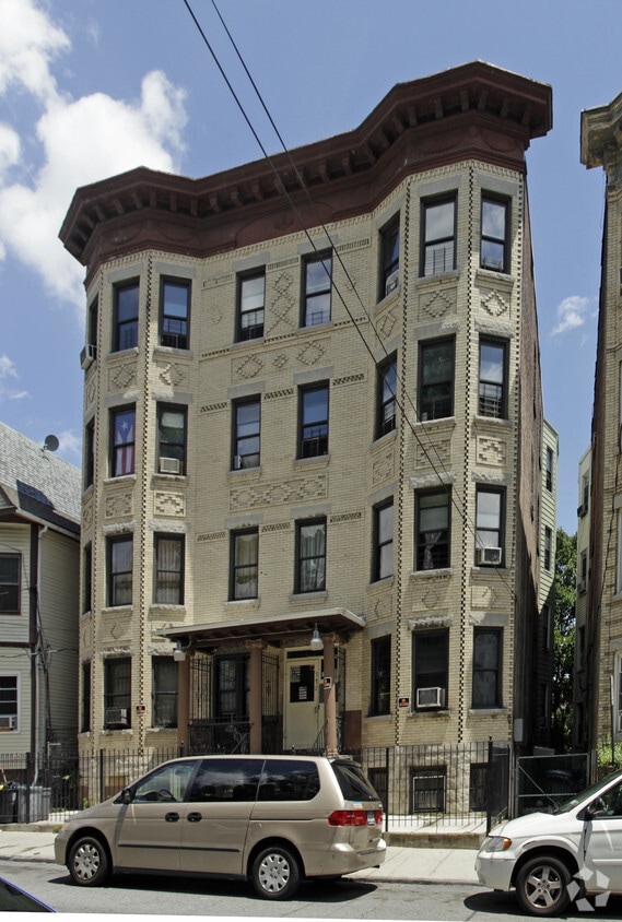 Building Photo - 112 Saratoga Ave