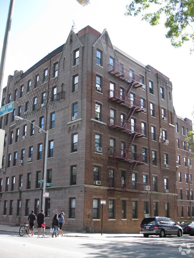 84-05 108th Street - 84-05 108th St