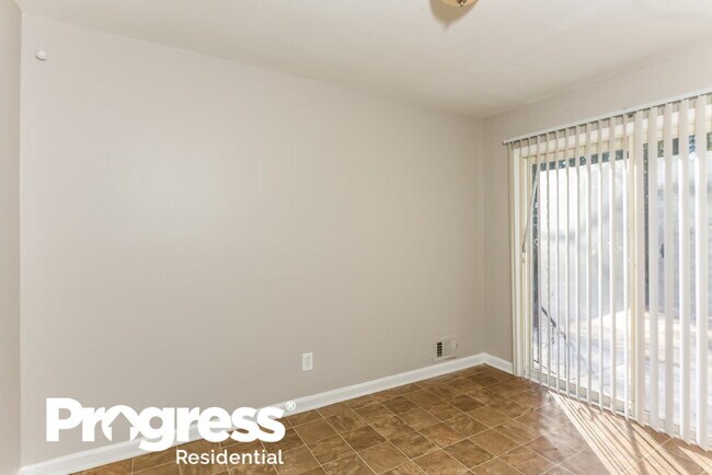 Building Photo - 3211 Edgemont Way