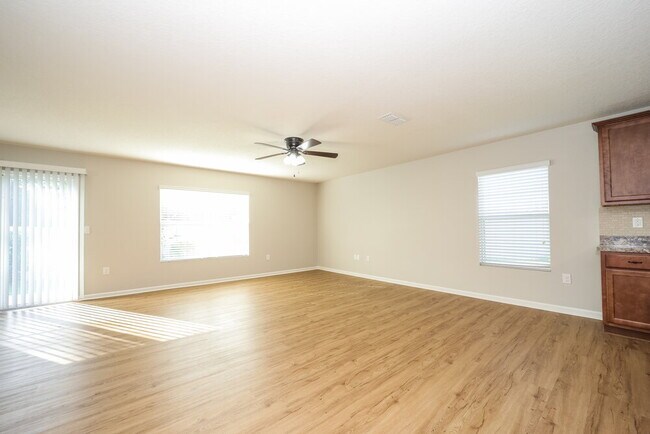 Building Photo - 45014 Ingleham Cir