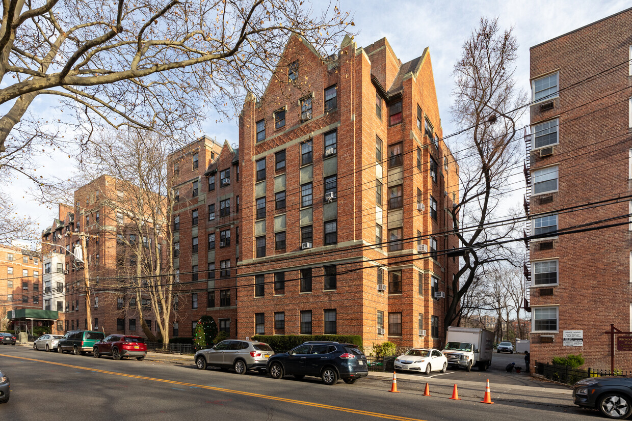 Primary Photo - Fleetwood Apartments