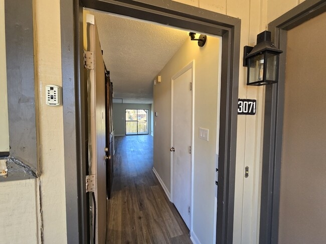 Foto del edificio - 3071 Huntleigh Dr