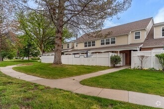 Building Photo - 281 Pheasantbrook Dr