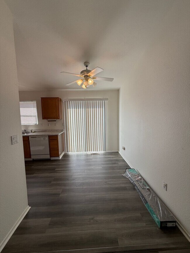 Foto del edificio - 6408 Aleut Ct