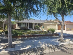 Building Photo - 581 Chickasaw Ct