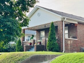 Building Photo - 729 W Vine St