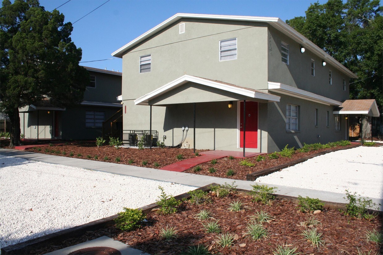 Primary Photo - 1706 N Tampania Ave