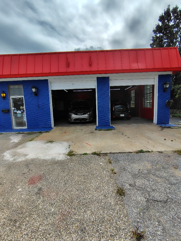 Building Photo - 715-717-717 E Main St