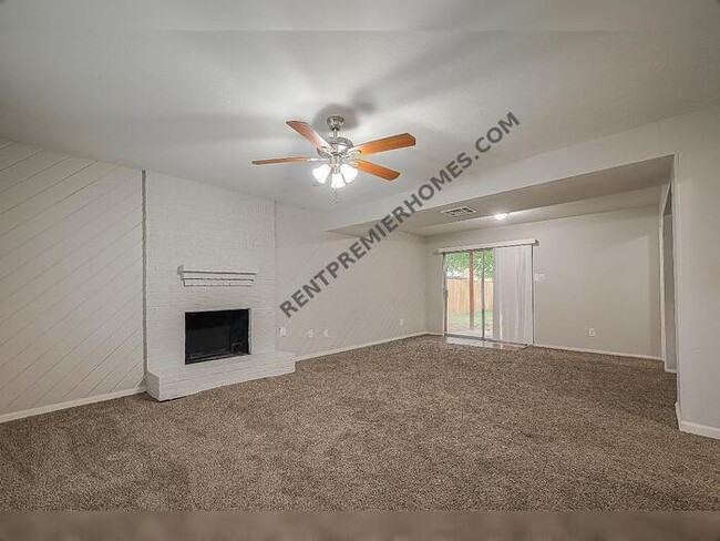 Foto del edificio - 2327 Trailing Vine Rd