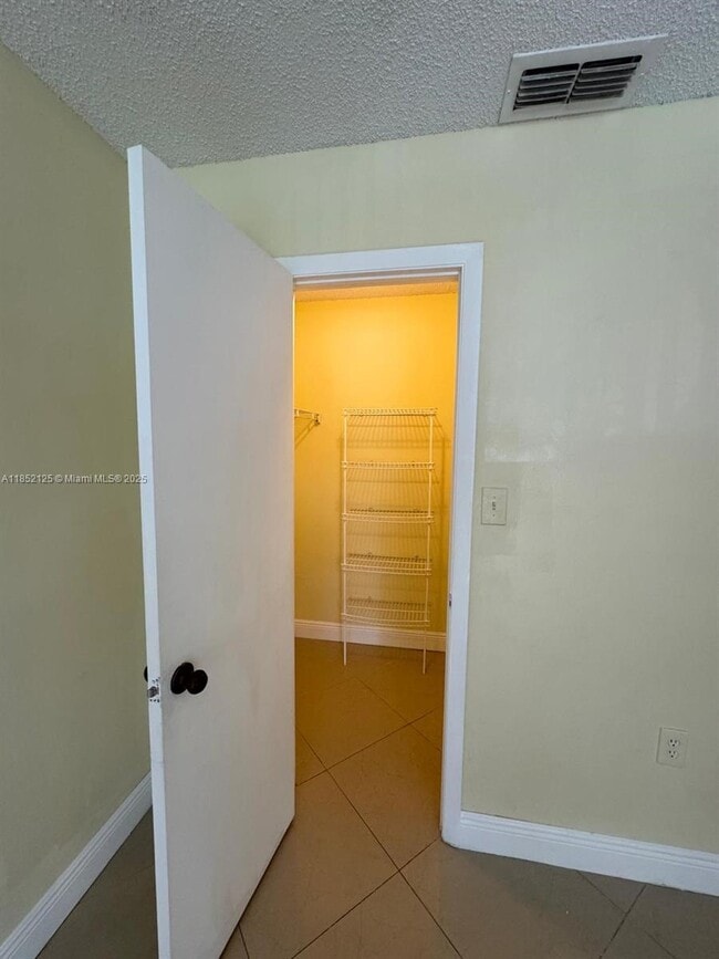 Foto del edificio - 2238 SW 81st Ave
