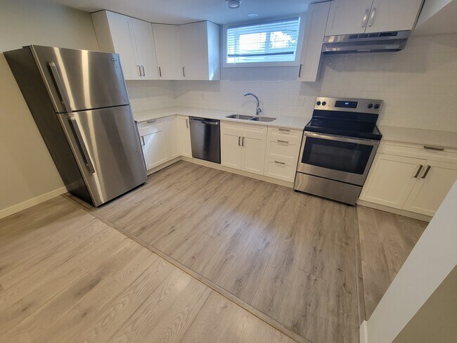 Photo du bâtiment - 8510-8152 152 St NW