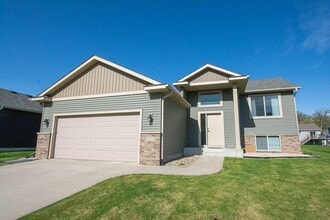 Building Photo - 6775 Gaillardia Dr NW