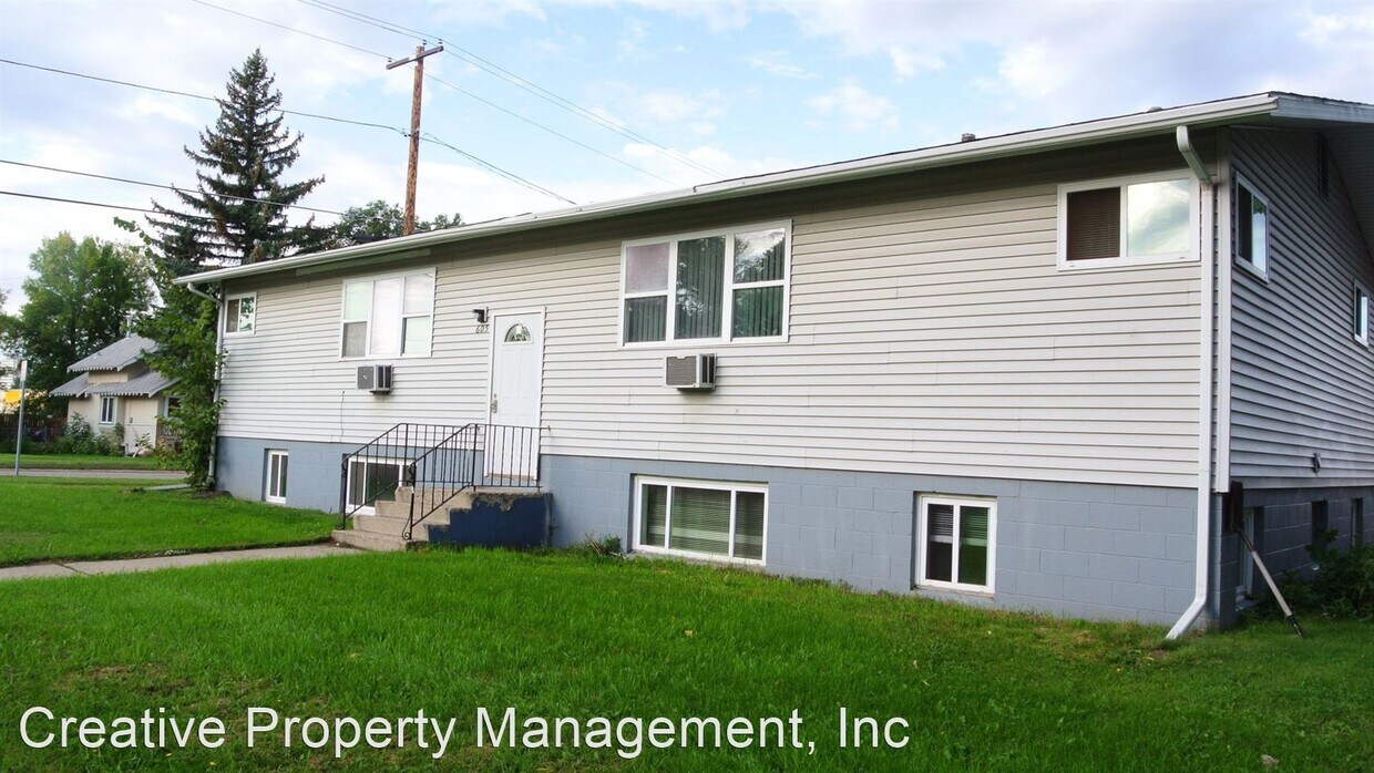 Foto principal - 605 4th St NE