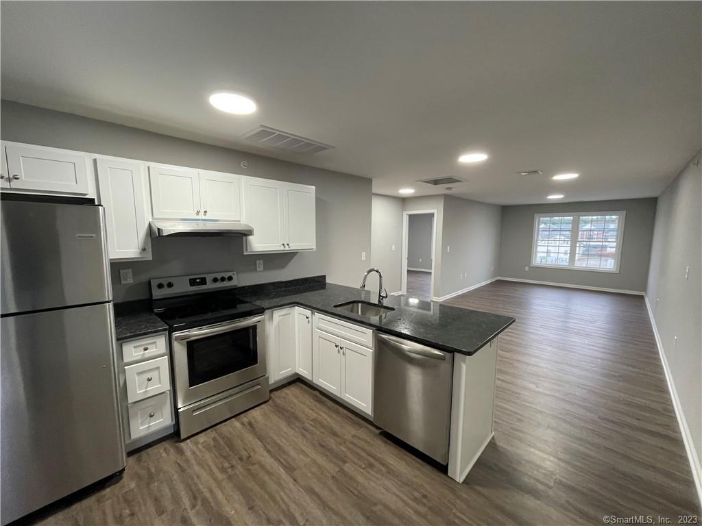 1636 Dixwell Ave Unit 1, Hamden, CT 06514 Room for Rent in Hamden, CT