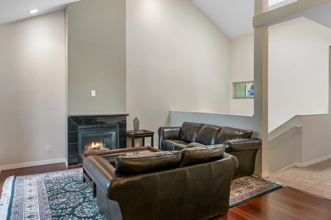 Building Photo - 27112 Sugar Pine Dr