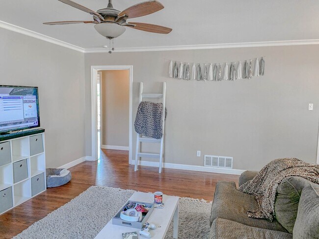 Foto del edificio - Pre-Leasing - 2-Bedroom Minutes from Texas...
