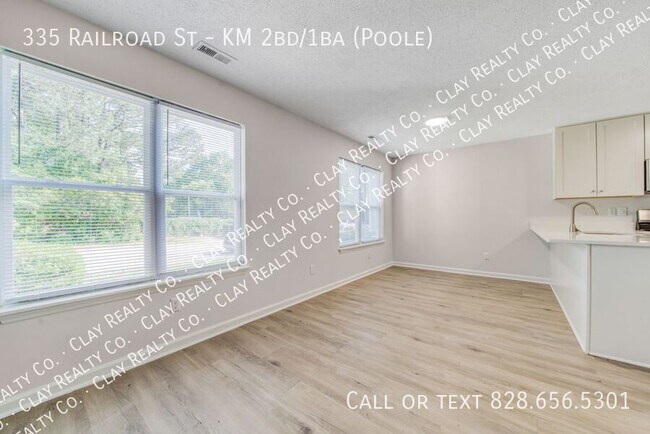 Foto del edificio - 335 Railroad St
