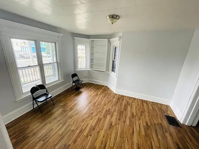 Foto del edificio - 327 Hampshire St