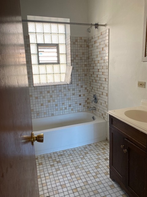 Bathroom - 4926 N Kedzie Ave