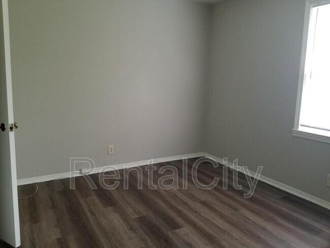Foto del edificio - 781 Rushmeade Rd