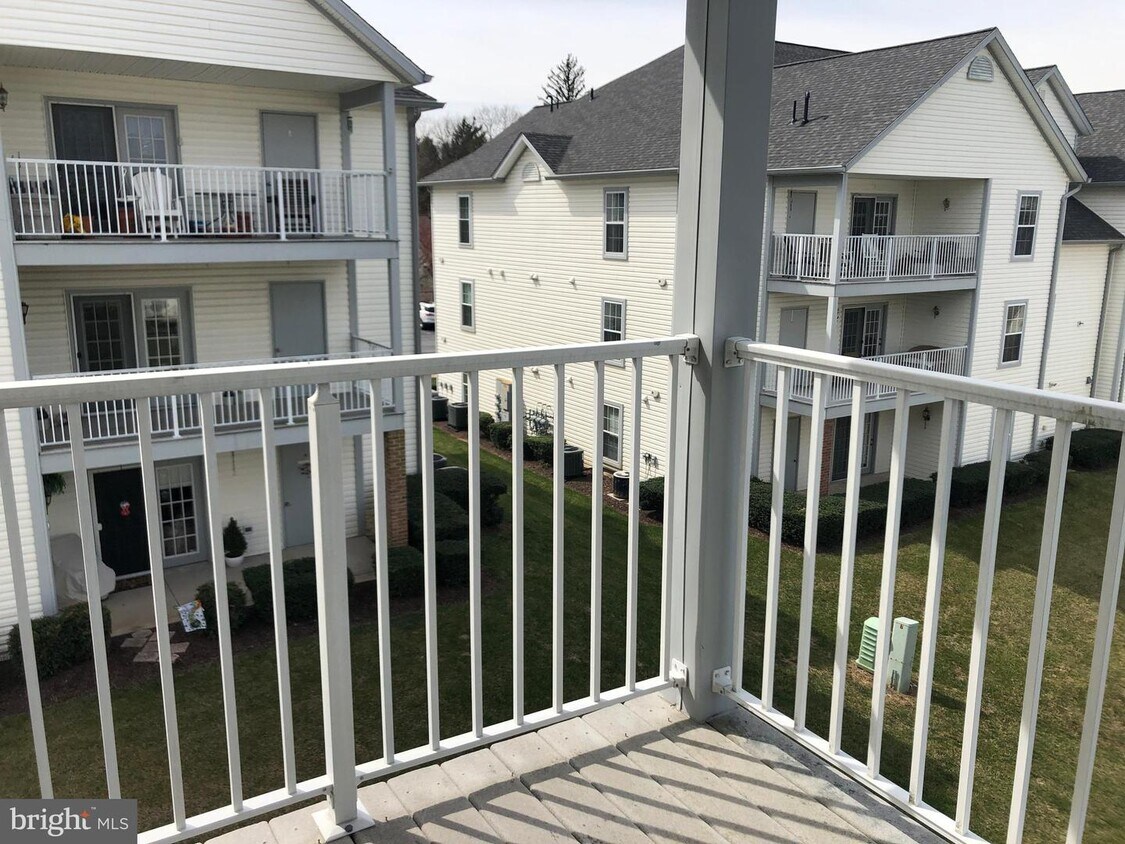 2011 Rudy Serra Dr Unit 3B, Eldersburg, MD 21784 Room for Rent in