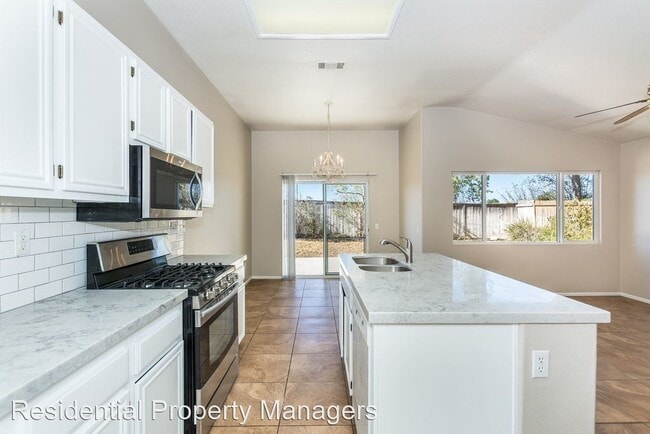 Building Photo - 3 br, 2 bath House - 44611 Brentwood Place