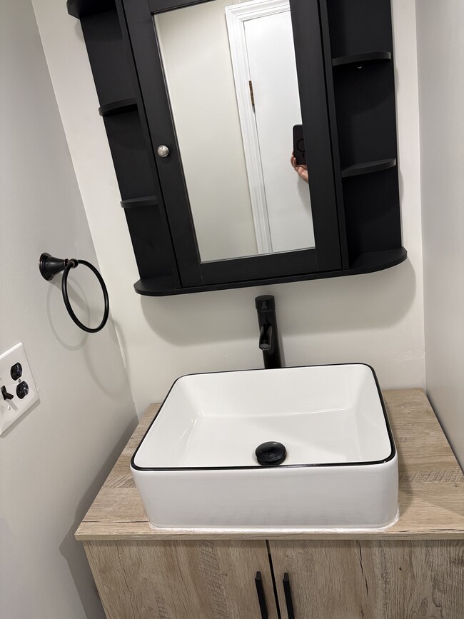 Bathroom - 108 Ward St