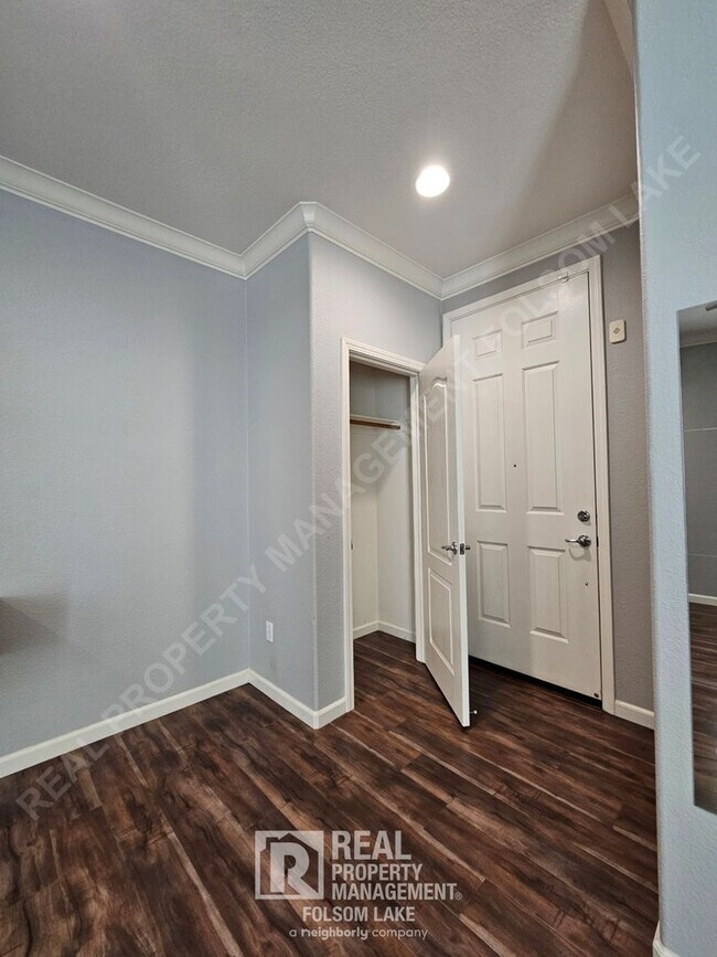 Foto del edificio - 104 Rodin Ln