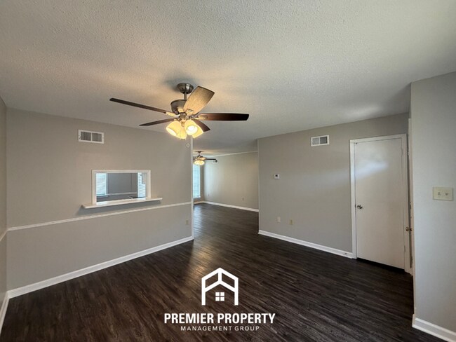 Building Photo - Newly Renovated 3BR Home in Bartlett | Hardwood Floors, Fireplace & Fenced Yard