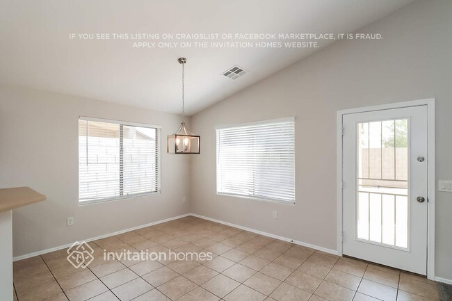 Foto del edificio - 2201 S 112th Ave