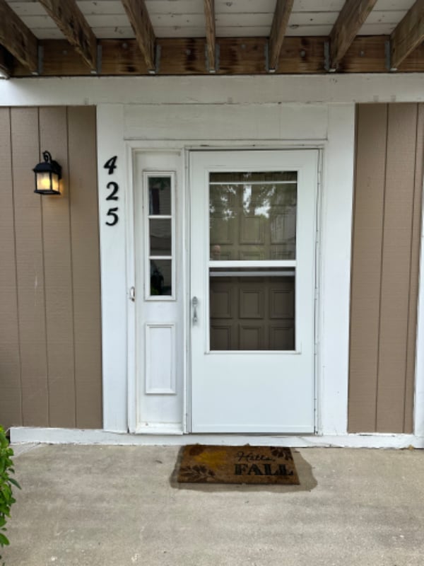 Building Photo - 425 Fernwood Ct