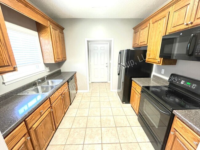 Building Photo - 3BD/2BA FOR RENT