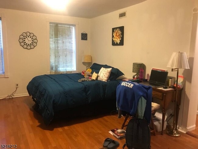 Building Photo - 107 Sussex St