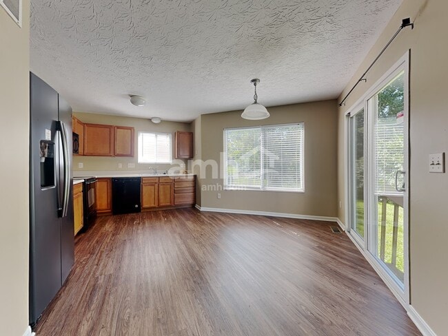 Foto del edificio - 5569 Windsor Ct