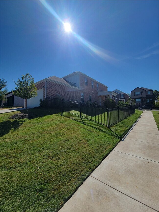 Foto del edificio - 2302 E Frontier Elm Dr