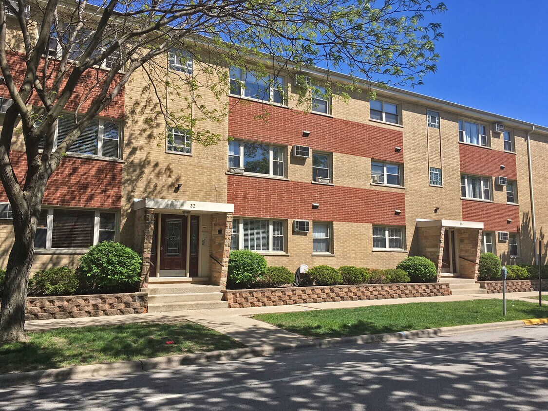 32 Elgin Ave Unit B4, Forest Park, IL 60130 Condo for Rent in Forest