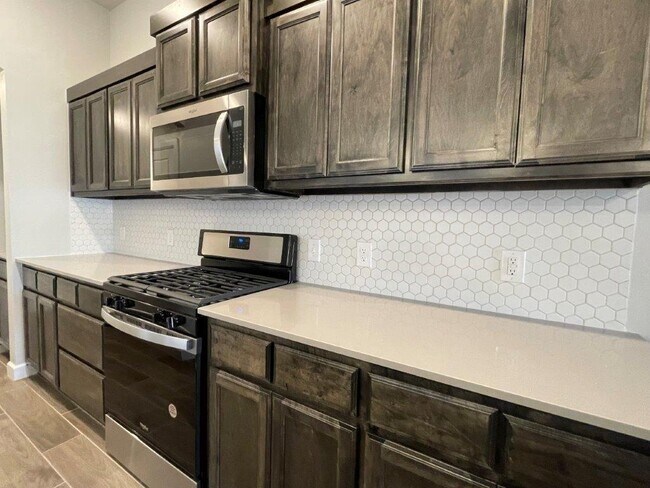 Foto del edificio - 15505 Potomac Dr