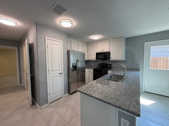 Building Photo - 3328 Turkey Trot Ln