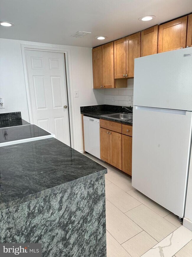 9621 Hagel Cir Unit D, Lorton, VA 22079 Room for Rent in Lorton, VA