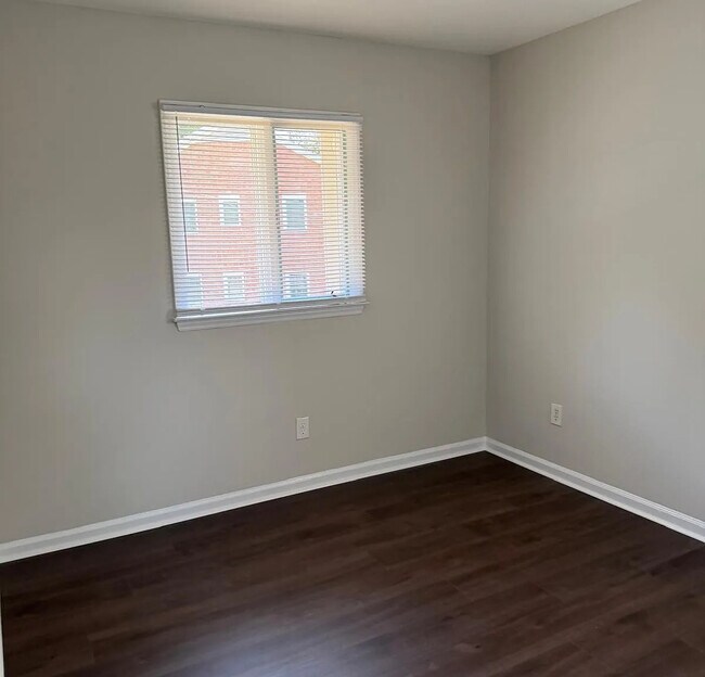Foto del edificio - Room in Townhome on W Front St