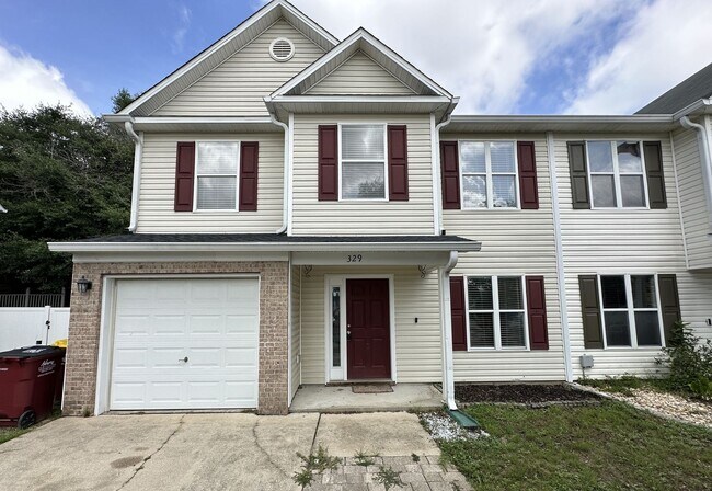 Foto del edificio - 5 Bedroom, 3 Bath Home Priced to Rent!