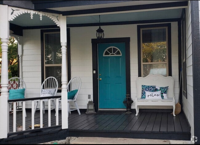 Welcome Home - 504 N Ridge St