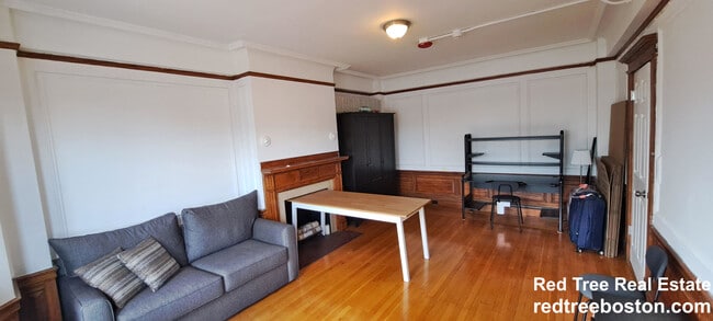 Building Photo - 464 Commonwealth Ave