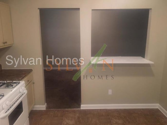 Foto del edificio - 3782 N Camp Creek Pkwy SW