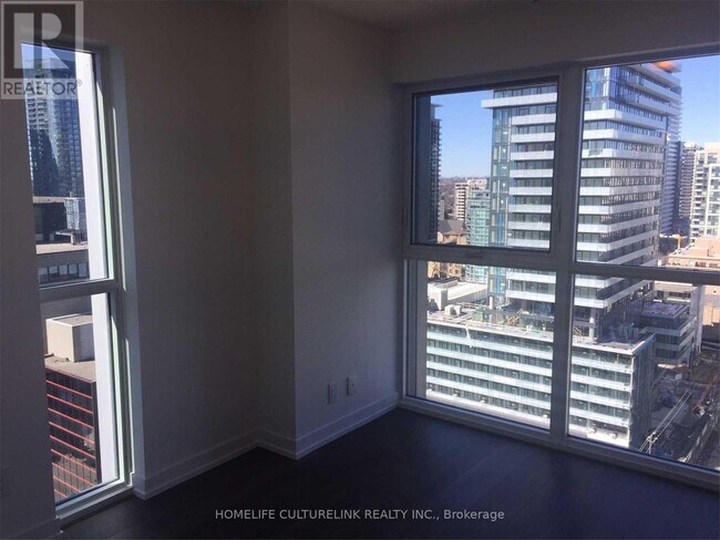 Photo du bâtiment - 125 Redpath Ave