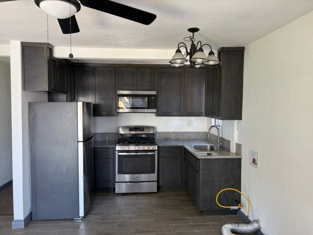 kitchen with appliances - 920 E 91st St
